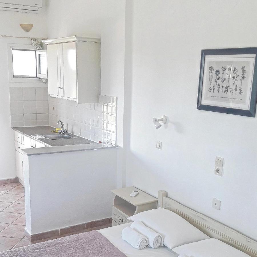 Voula Accommodation Агиос-Георгиос Экстерьер фото